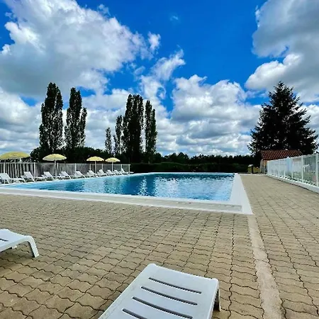 Kemp Avec Terrasse A La Douze, Ideal Pour 5 Personnes - Api-1-52-1079 La Douze