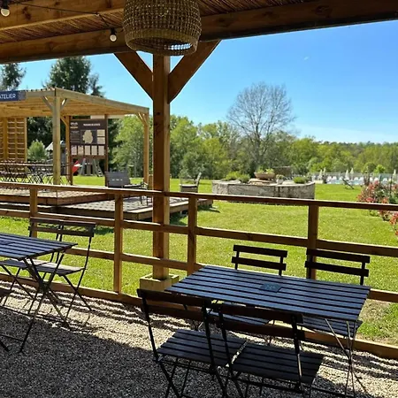 Avec Terrasse A La Douze, Ideal Pour 5 Personnes - Api-1-52-1079