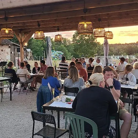 Kemp Avec Terrasse A La Douze, Ideal Pour 5 Personnes - Api-1-52-1079 *