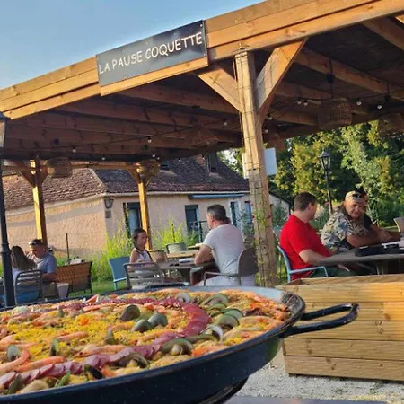 Kemp Avec Terrasse A La Douze, Ideal Pour 5 Personnes - Api-1-52-1079 *